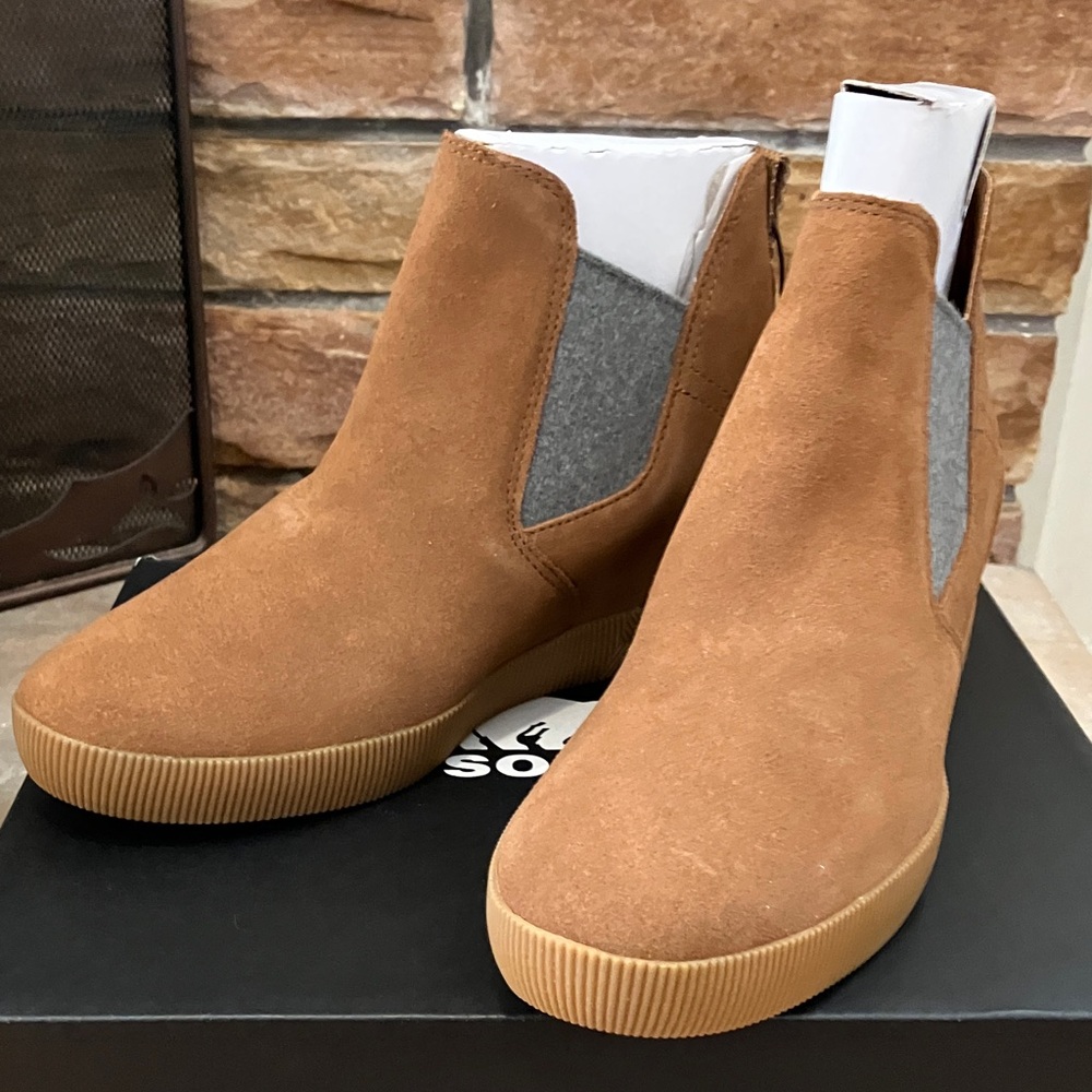 Sorel out-n-about slip on wedge velvet tan gum Suede Ankle Sneaker Boots